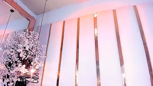 julietajackson 1 online show from April 20, 2026, 10:00 pm