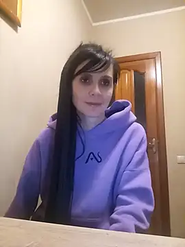 Francenia lolis online show from November 11, 2025, 8:25 pm