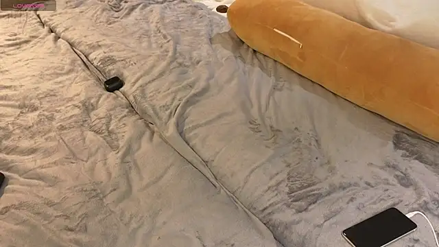 clementinena online show from October 3, 2025, 3:09 am