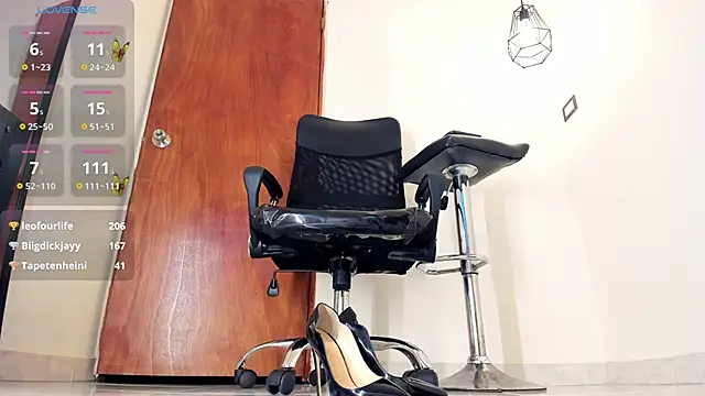 aitana-purple online show from March 10, 2025, 3:45 am