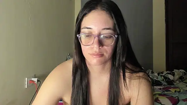 Snapshot of atenas_05_ chatting on June 12, 2026, 9:29 am atenas 05 online show from June 12, 2026, 9:29 am
