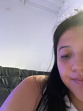 alisson carolina73 online show from November 2, 2025, 9:31 pm