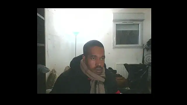 Snapshot of POPAYE972 chatting on December 4, 2024, 6:33 pm POPAYE972 online show from December 4, 2024, 6:33 pm