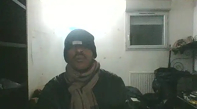 Snapshot of POPAYE972 chatting on December 10, 2024, 7:11 pm POPAYE972 online show from December 10, 2024, 7:11 pm