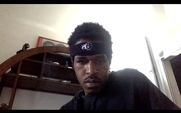 Snapshot of POPAYE972 chatting on November 7, 2025, 5:39 pm POPAYE972 online show from November 7, 2025, 5:39 pm