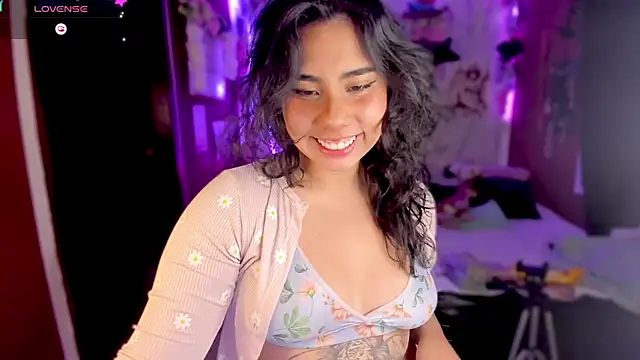 Snapshot of kiki_cavilll chatting on January 15, 2025, 12:30 am kiki cavilll online show from January 15, 2025, 12:30 am