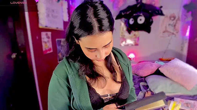 Snapshot of kiki_cavilll chatting on January 27, 2025, 2:13 pm kiki cavilll online show from January 27, 2025, 2:13 pm