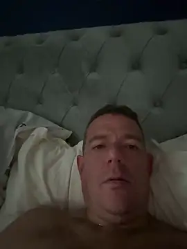 Snapshot of mrwright878787 chatting on November 12, 2025, 8:18 am mrwright878787 online show from November 12, 2025, 8:18 am