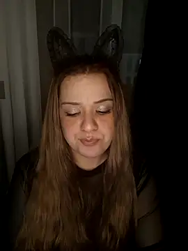 cansuozell online show from November 1, 2025, 4:56 pm