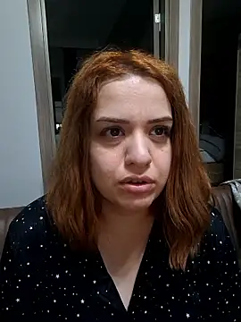 Snapshot of cansuozell chatting on January 11, 2026, 5:09 pm cansuozell online show from January 11, 2026, 5:09 pm