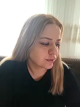 cansuozell online show from April 19, 2026, 5:08 am