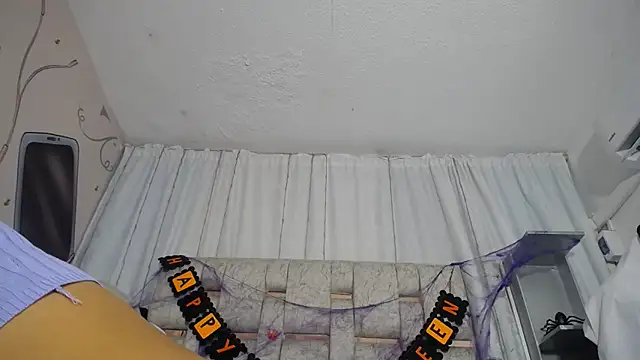 KOURTNEY-- online show from October 24, 2025, 2:32 am