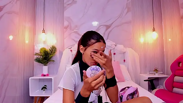 Snapshot of Carohorny4u chatting on September 26, 2025, 12:56 pm Carohorny4u online show from September 26, 2025, 12:56 pm