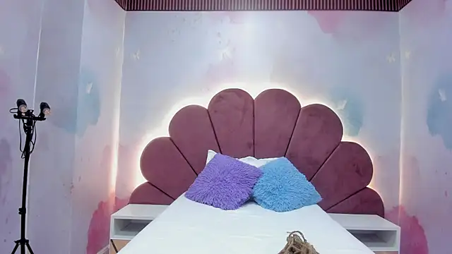 Snapshot of Carohorny4u chatting on November 26, 2025, 11:43 am Carohorny4u online show from November 26, 2025, 11:43 am