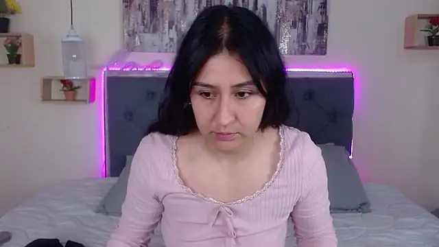 mia aira online show from October 24, 2025, 3:11 pm