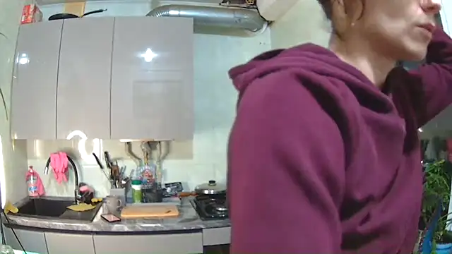 BroadFantasy online show from November 19, 2025, 9:26 pm