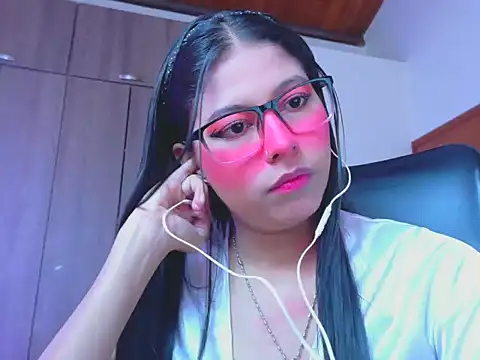 Snapshot of _ALLYSON18_ chatting on June 5, 2026, 12:00 pm ALLYSON18 online show from June 5, 2026, 12:00 pm
