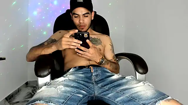 Snapshot of mikee_scooth chatting on June 11, 2026, 8:28 pm mikee scooth online show from June 11, 2026, 8:28 pm
