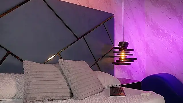 Snapshot of ammy_durand chatting on November 13, 2025, 7:18 pm ammy durand online show from November 13, 2025, 7:18 pm