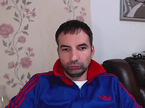 Leo 1617 online show from November 12, 2025, 3:27 pm