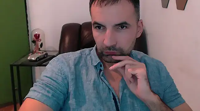 Leo 1617 online show from December 3, 2024, 11:51 pm