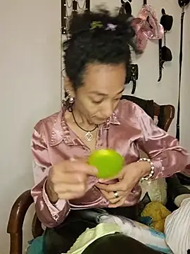 Snapshot of SamaraMartinez chatting on April 23, 2026, 2:19 pm SamaraMartinez online show from April 23, 2026, 2:19 pm