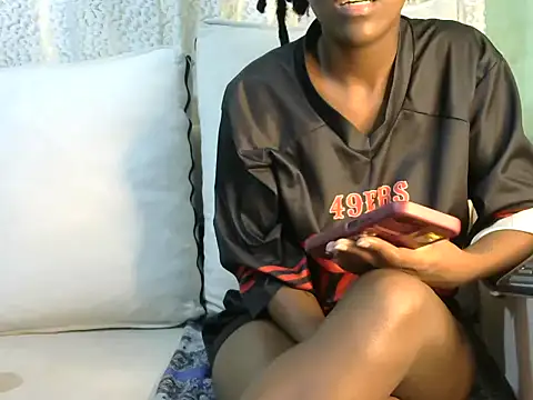 Snapshot of Caryyyl chatting on November 7, 2025, 7:13 am Caryyyl online show from November 7, 2025, 7:13 am