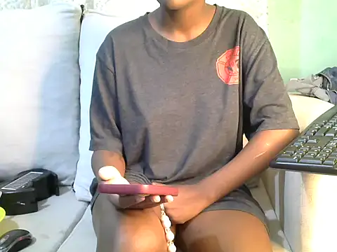 Snapshot of Caryyyl chatting on December 14, 2025, 8:09 am Caryyyl online show from December 14, 2025, 8:09 am