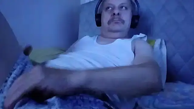 Snapshot of amylrmm1903 chatting on November 17, 2025, 2:21 pm amylrmm1903 online show from November 17, 2025, 2:21 pm