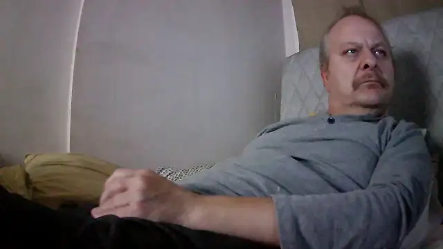 Snapshot of amylrmm1903 chatting on November 19, 2025, 2:28 pm amylrmm1903 online show from November 19, 2025, 2:28 pm