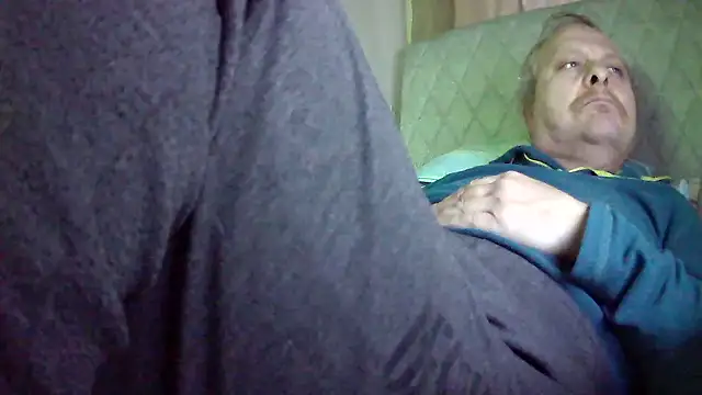 amylrmm1903 online show from March 16, 2025, 3:28 pm