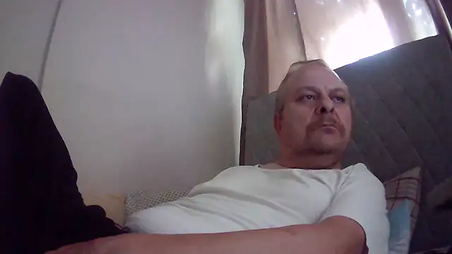 amylrmm1903 online show from September 21, 2025, 12:43 pm