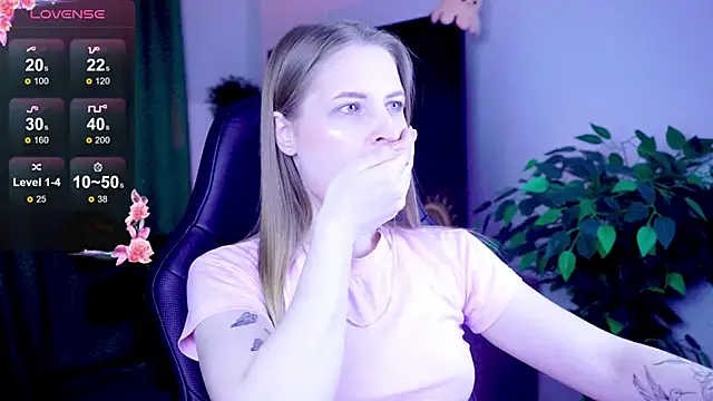 CuteMousee online show from November 7, 2025, 6:40 am