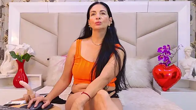 AlizonMoreti online show from March 21, 2026, 1:04 pm