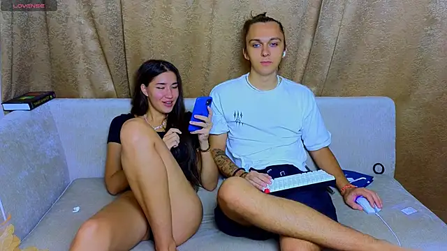 Snapshot of do_u_know_them chatting on January 3, 2025, 9:47 am do u know them online show from January 3, 2025, 9:47 am