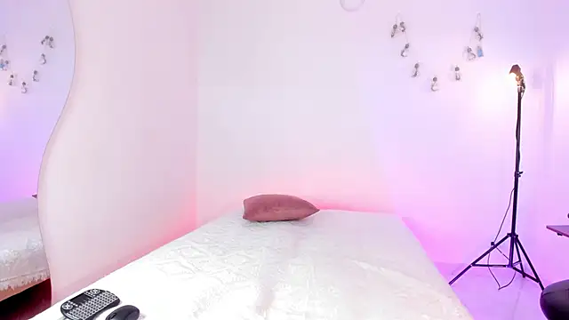 Sweetluna   online show from October 5, 2025, 5:14 pm