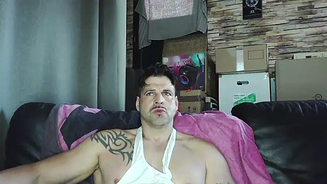 XxBigboybandxX online show from March 17, 2026, 8:39 am