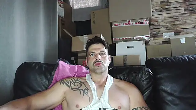 XxBigboybandxX online show from April 19, 2026, 8:04 am