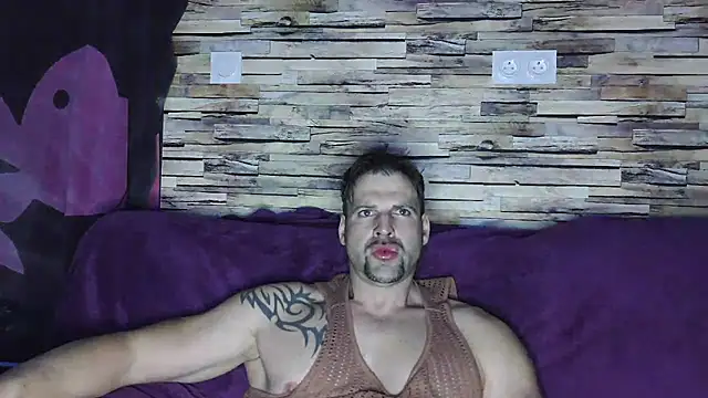 Snapshot of XxBigboybandxX chatting on March 13, 2025, 7:17 pm XxBigboybandxX online show from March 13, 2025, 7:17 pm