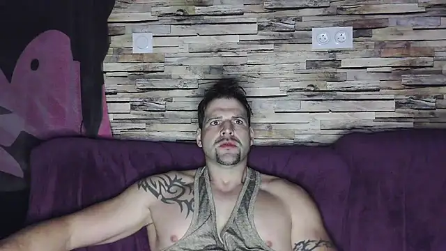 Snapshot of XxBigboybandxX chatting on March 2, 2025, 5:33 am XxBigboybandxX online show from March 2, 2025, 5:33 am