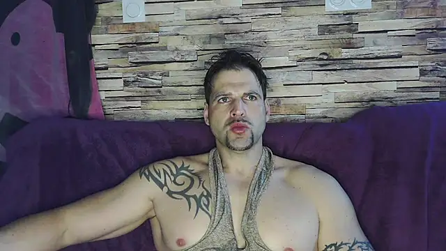 Snapshot of XxBigboybandxX chatting on March 1, 2025, 10:13 am XxBigboybandxX online show from March 1, 2025, 10:13 am