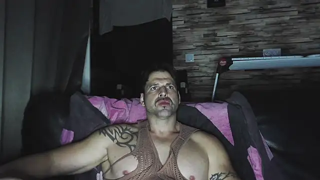 Snapshot of XxBigboybandxX chatting on December 17, 2025, 7:08 pm XxBigboybandxX online show from December 17, 2025, 7:08 pm