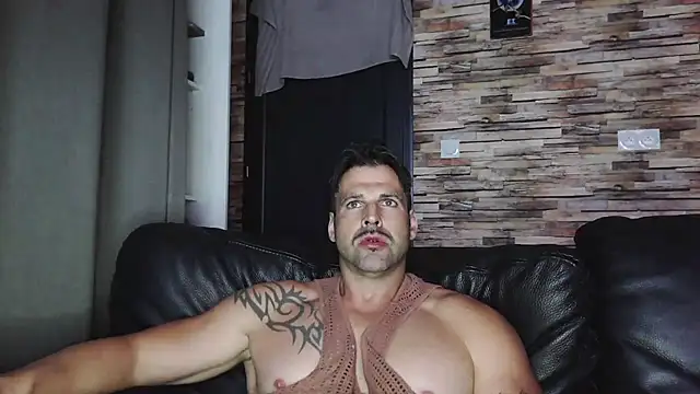 Snapshot of XxBigboybandxX chatting on October 2, 2025, 6:00 pm XxBigboybandxX online show from October 2, 2025, 6:00 pm