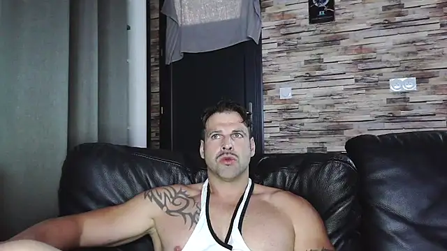 Snapshot of XxBigboybandxX chatting on October 9, 2025, 5:02 pm XxBigboybandxX online show from October 9, 2025, 5:02 pm