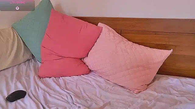 SashaStory online show from November 12, 2025, 9:02 am