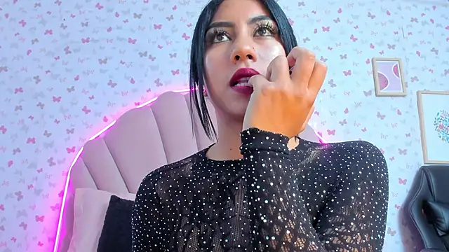 ashlyleee  online show from December 13, 2024, 12:17 pm