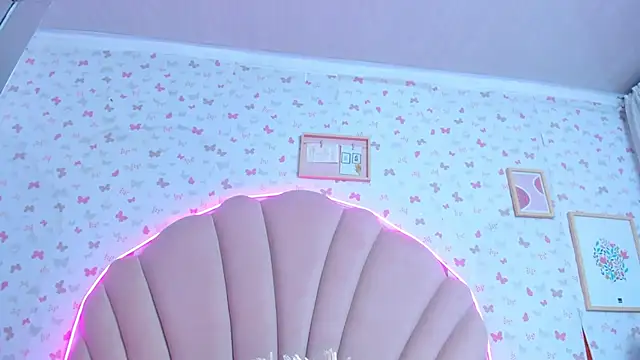 ashlyleee  online show from December 31, 2024, 3:31 pm