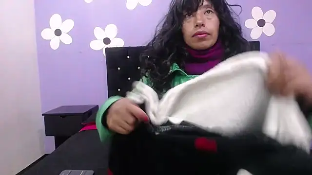 karolinee 66  online show from March 1, 2026, 4:23 am