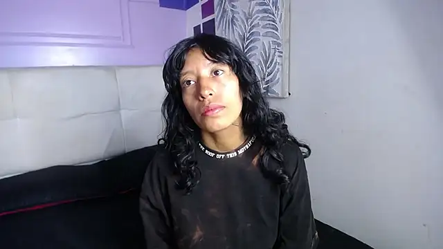 karolinee 66  online show from January 7, 2026, 4:56 pm