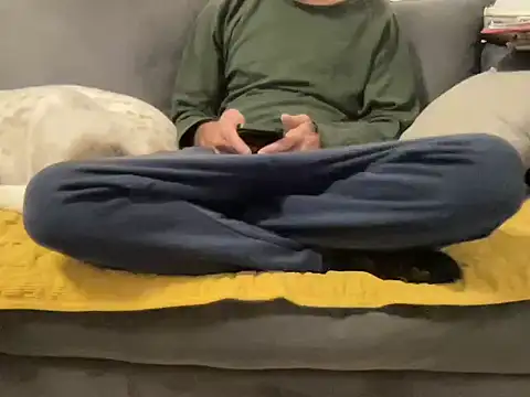 Snapshot of 4small4inchlol chatting on December 14, 2025, 6:13 pm 4small4inchlol online show from December 14, 2025, 6:13 pm